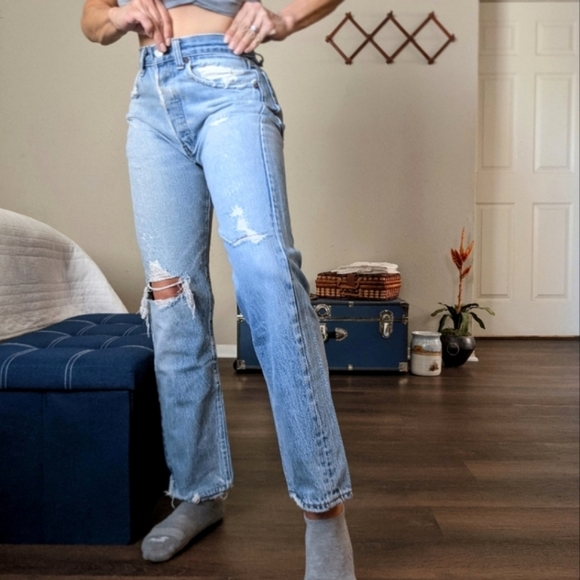 SOLD🔥501 Levi's - Picture 2 of 16
